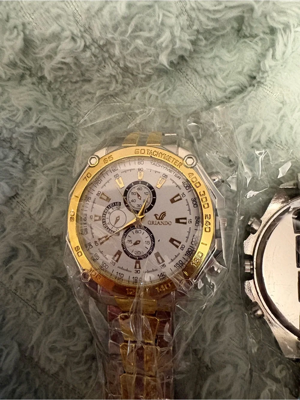 NEw- unisex beautiful Two-Tone Gold & Silver Chronograph Watch - Unbranded